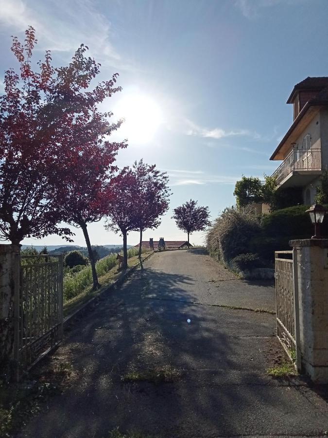 Vaste En Position Dominante Superbe Vue Lacs Villa