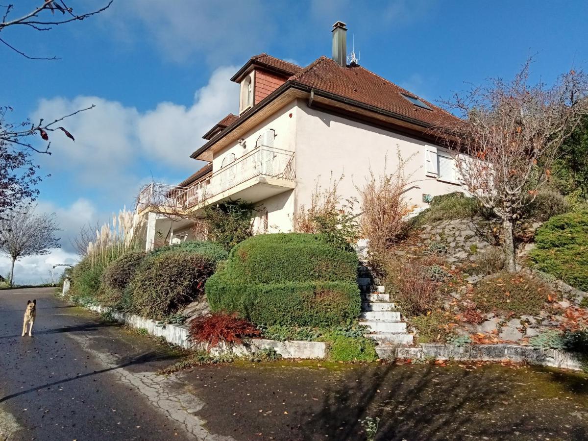 Vaste En Position Dominante Superbe Vue Lacs Villa