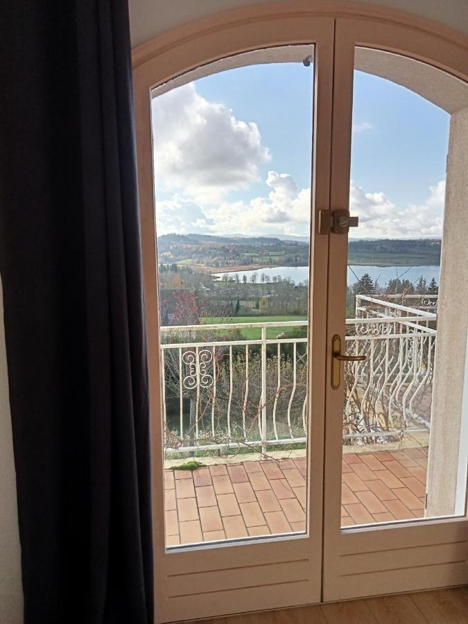 Villa Vaste En Position Dominante Superbe Vue Lacs